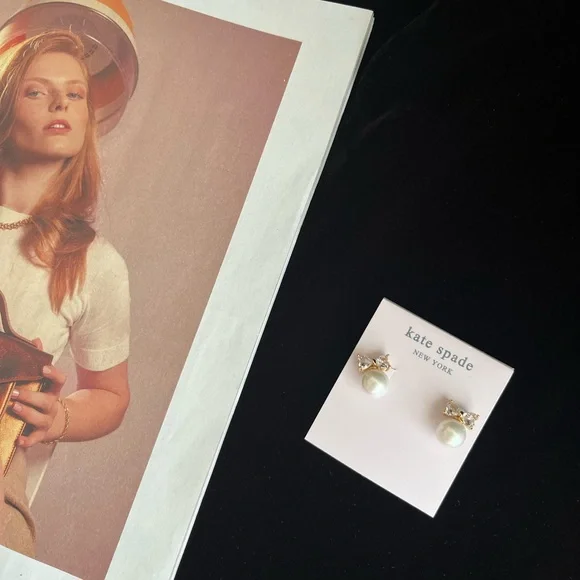 BNWT Kate Spade Gold and Pearl Stud Earrings- last 1 - Picture 3 of 4